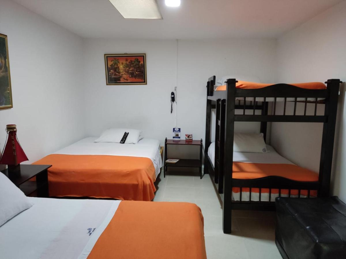 Hotel Mirador Plaza Pereira Extérieur photo